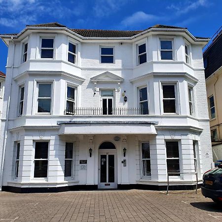 Top Quality Beach Front Apartment Sleep Up To 7 Guests Bournemouth Kültér fotó